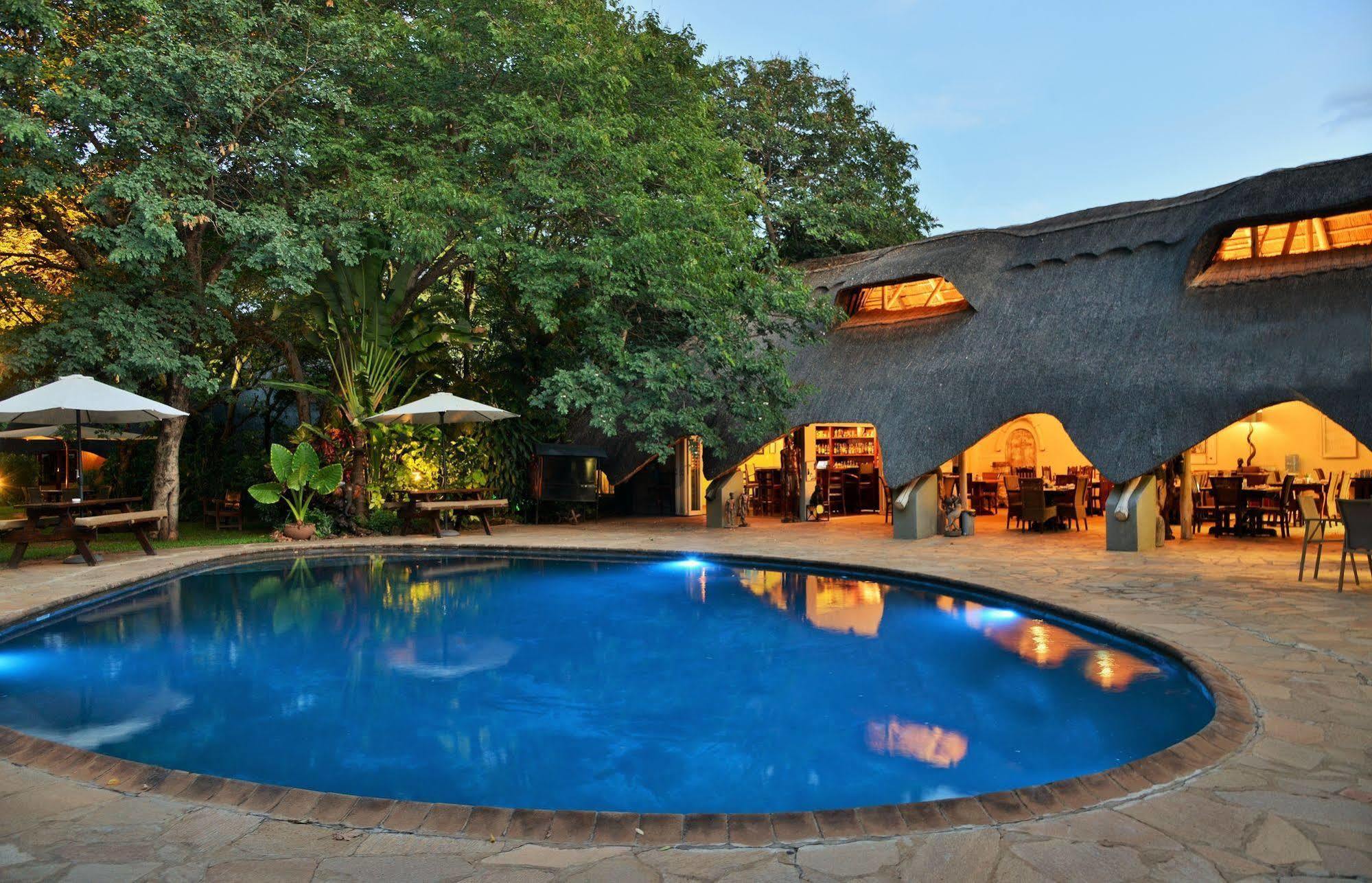 Bayete Guest Lodge Victoria Falls Eksteriør billede