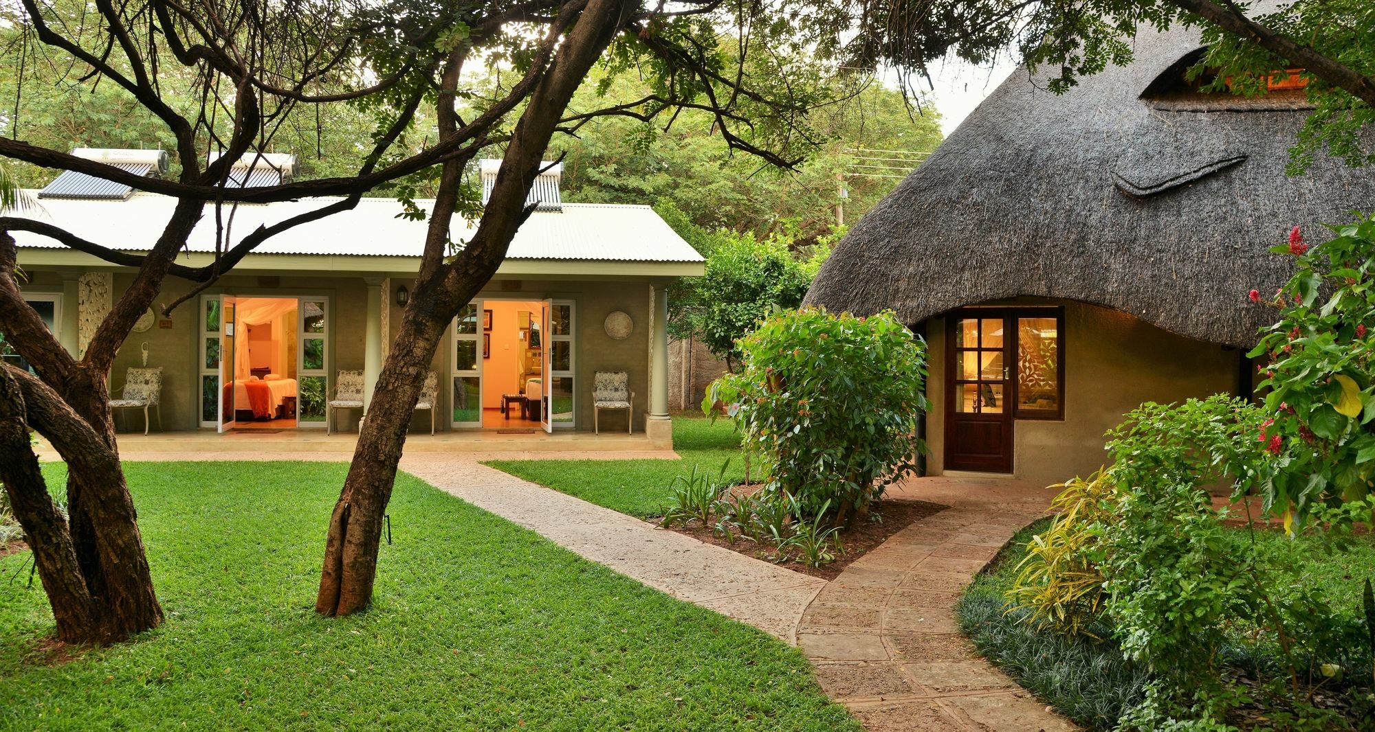 Bayete Guest Lodge Victoria Falls Eksteriør billede
